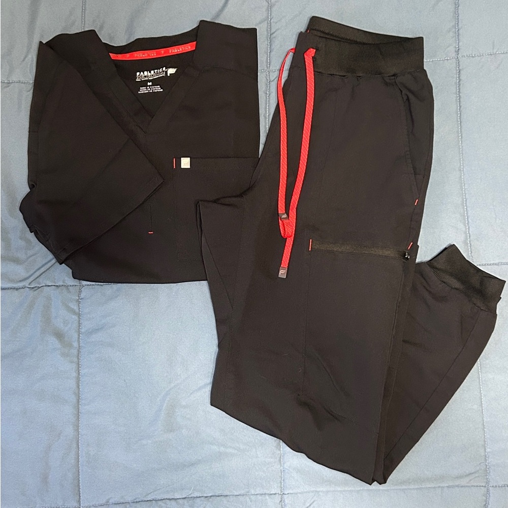 Fabletics Men’s Scrub Set in Black
